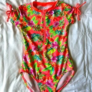 Cat & Jack one piece bathing suit 
Size: medium/8